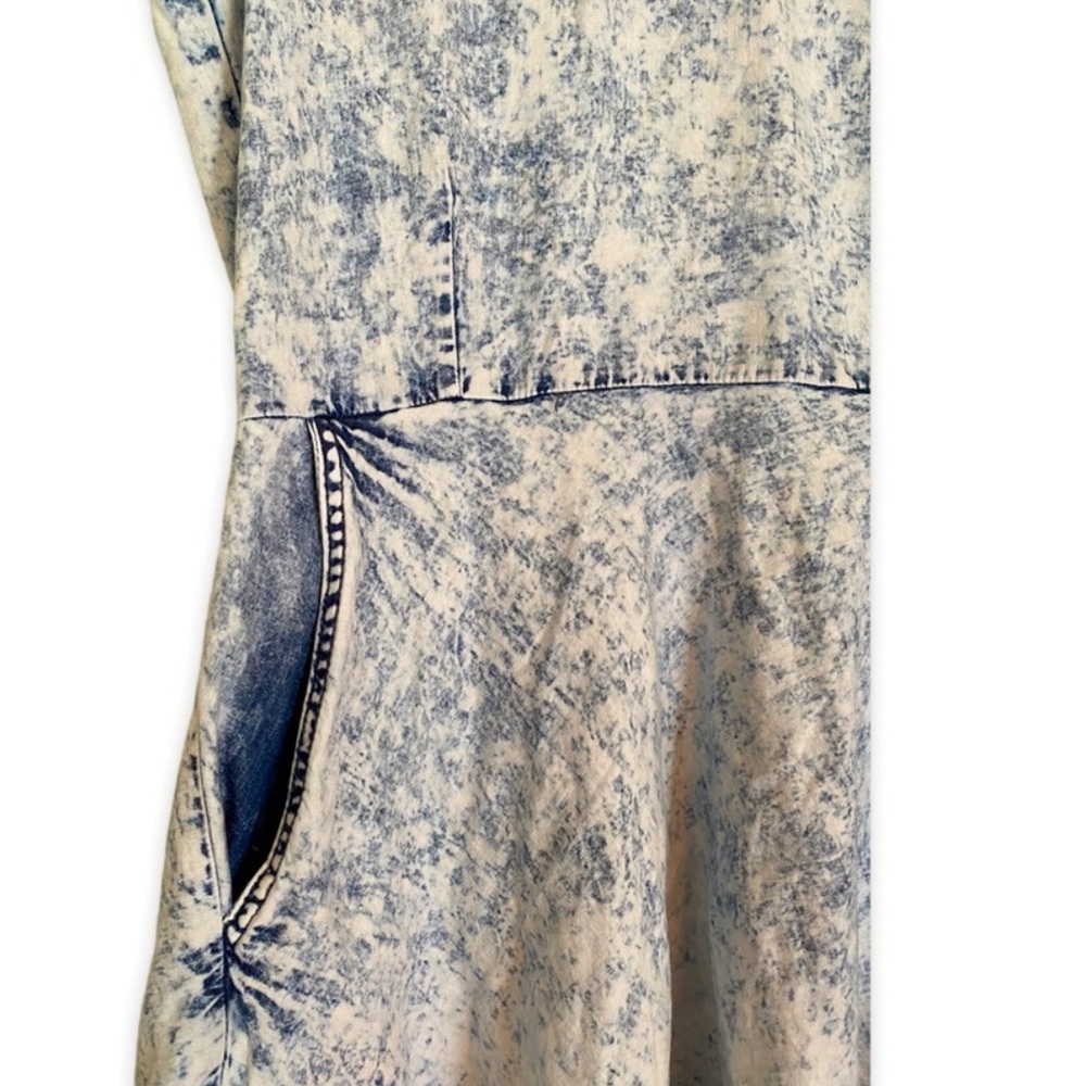 ✨SOLD✨ ACID WASH DRESS - Picture 2 of 4